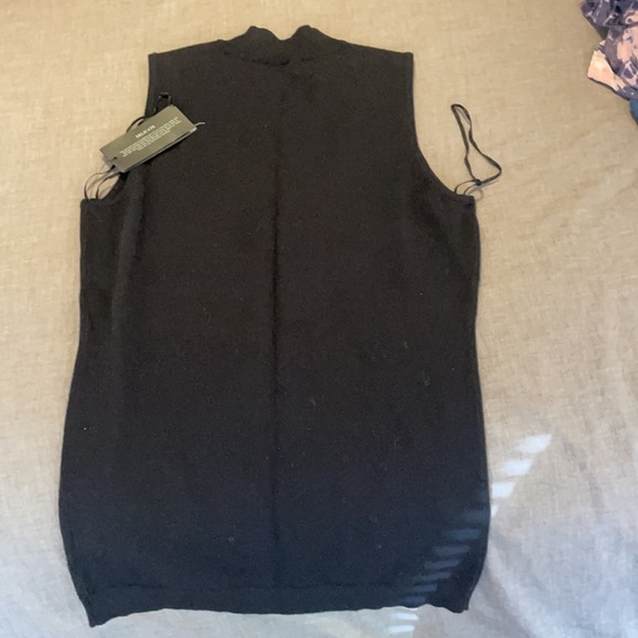 Guess - Picture 3 of 4